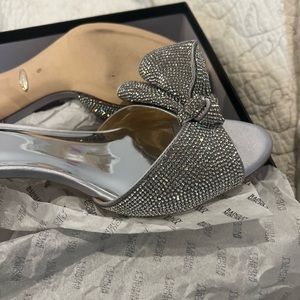Badgley Mischka silver bow heel